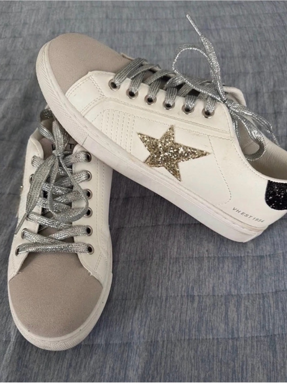 Women's Vintage Havana White Sneakers with Gold Star size 8